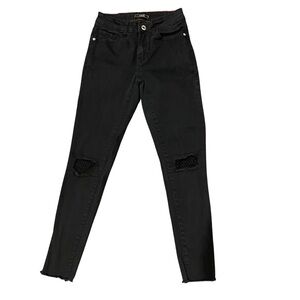 L&B Black Skinny Jeans with Knee Distressing
